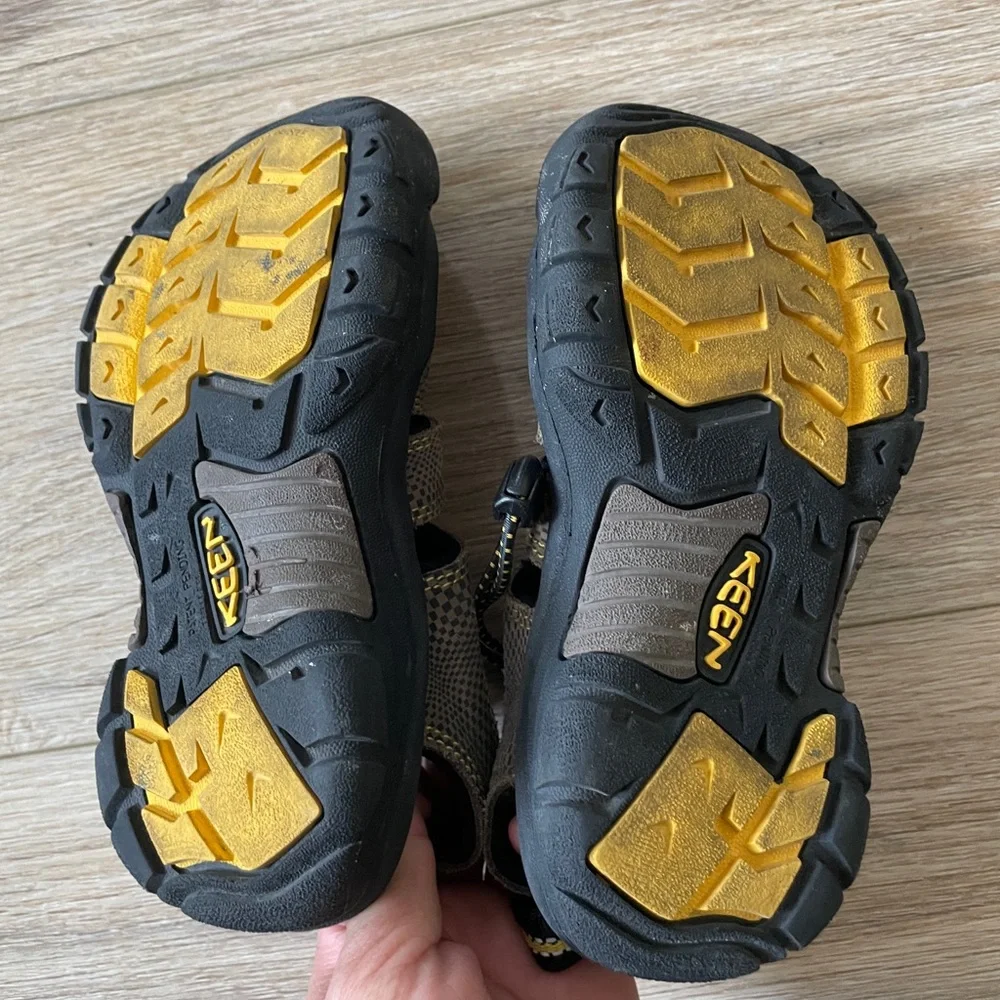 Keen Newport Fisherman Sandals Outdoors Shoes Sz 12 Boys Kids Unisex Waterproof